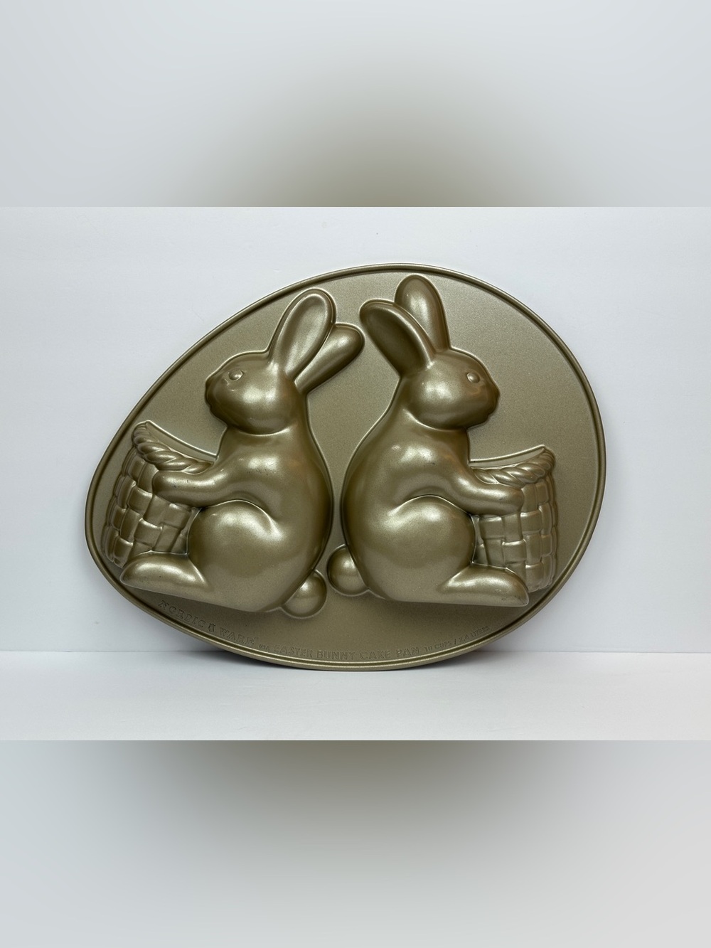 🐰🎂 Williams Sonoma Nordic Ware 3D Easter Bunny Basket Cake Pan Gold Finish